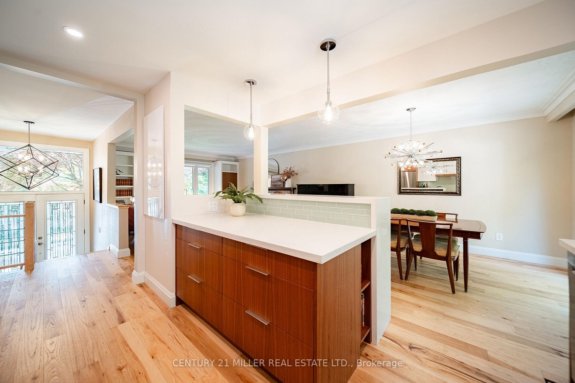 Photo 14 of 475 Willis Drive, Oakville, West — HOMEH