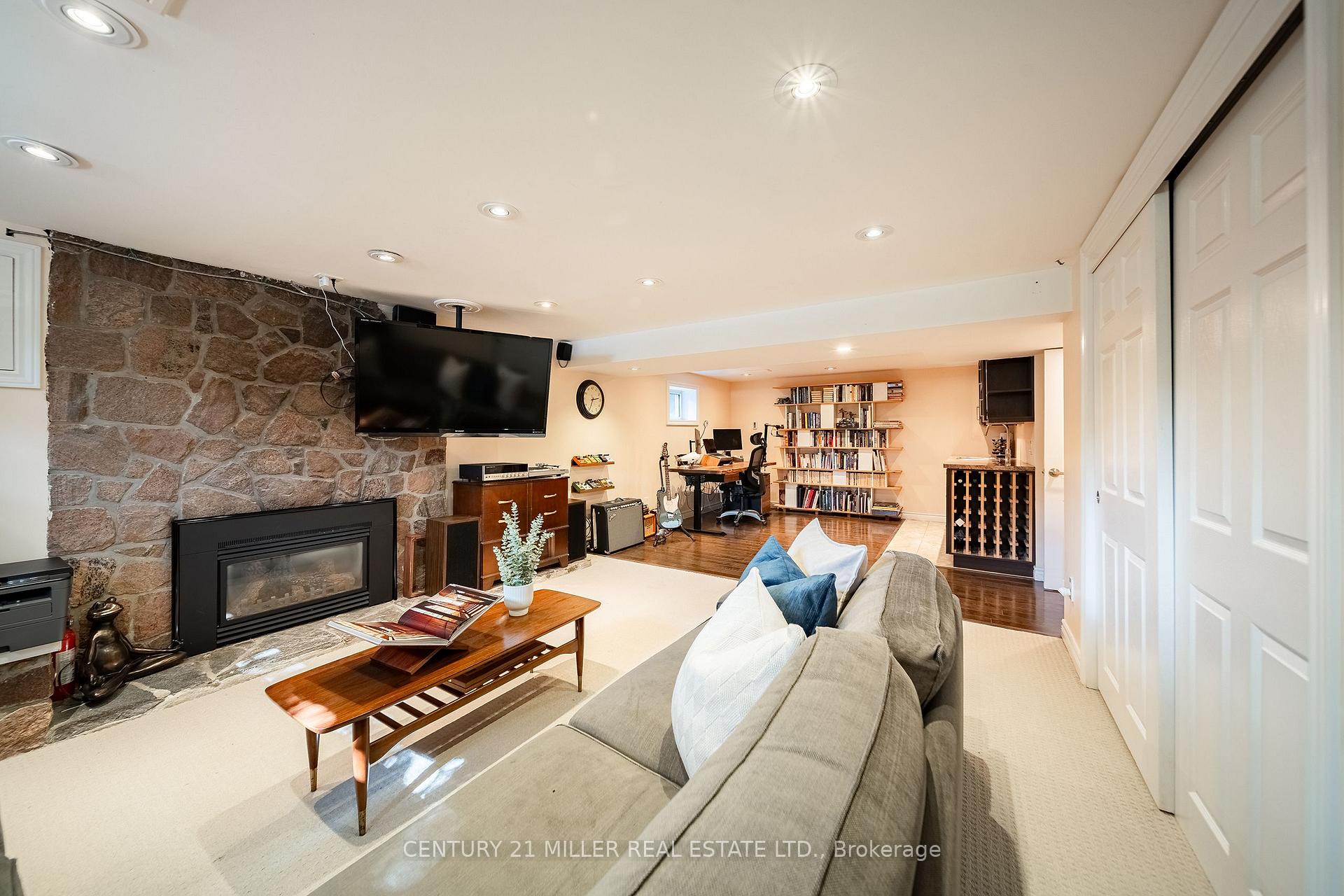 Photo 22 of 475 Willis Drive, Oakville, West — HOMEH