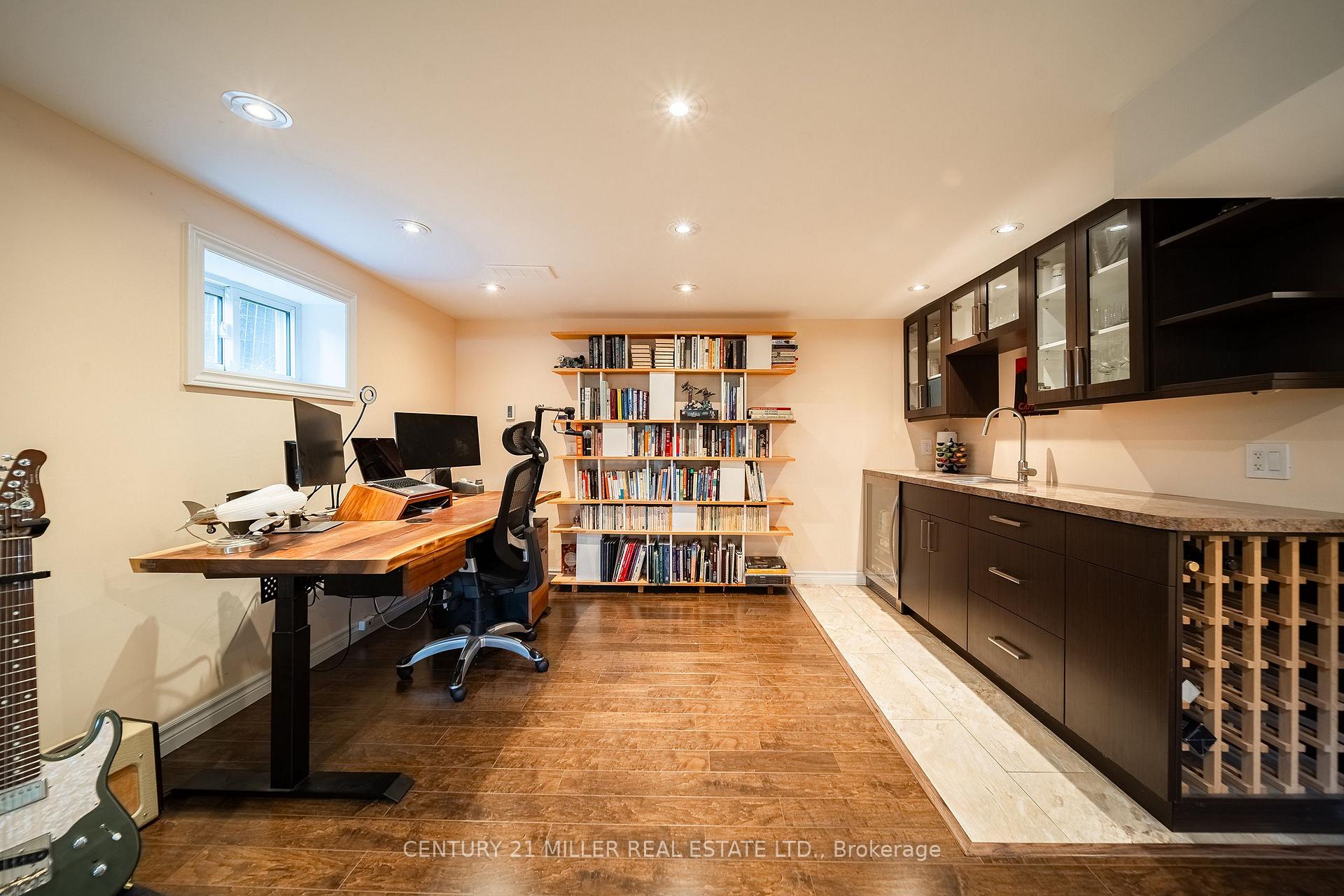 Photo 23 of 475 Willis Drive, Oakville, West — HOMEH