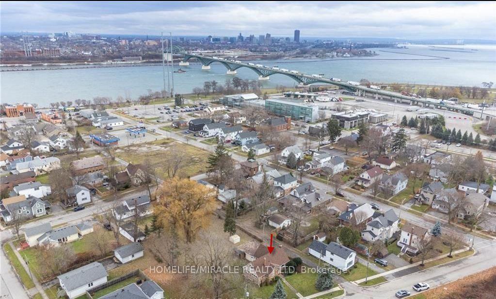 Photo 2 of 17 Goderich Street, Fort Erie, Central — HOMEH