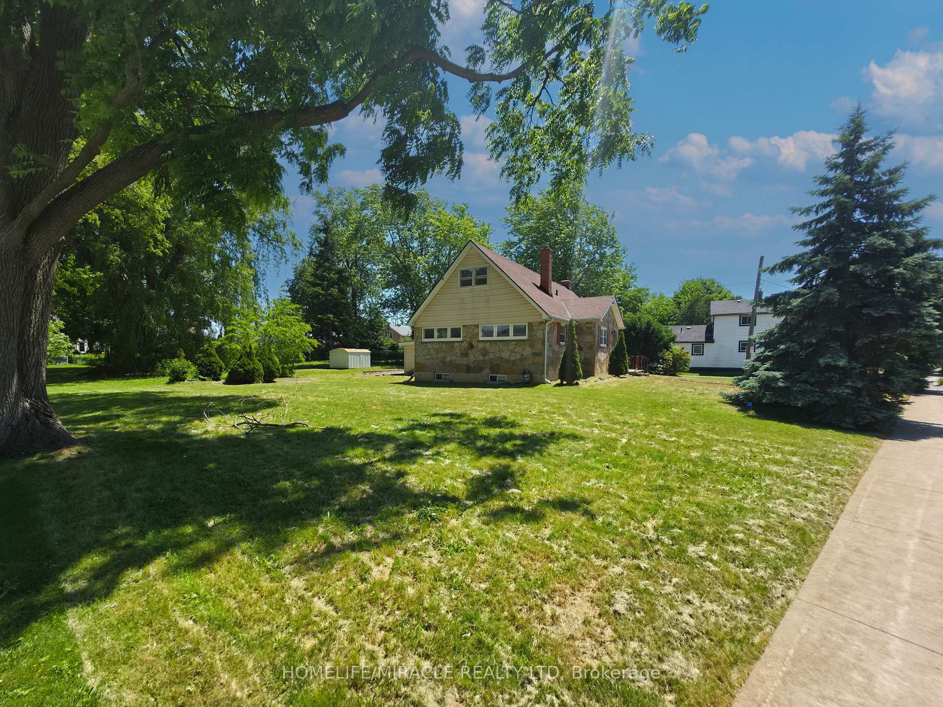 Photo 6 of 17 Goderich Street, Fort Erie, Central — HOMEH