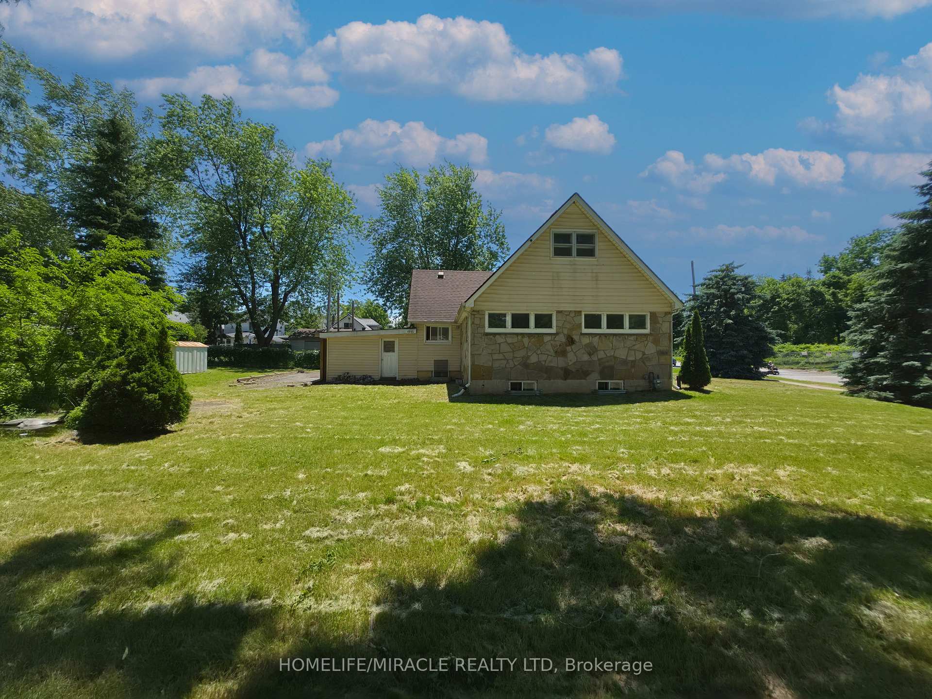 Photo 7 of 17 Goderich Street, Fort Erie, Central — HOMEH