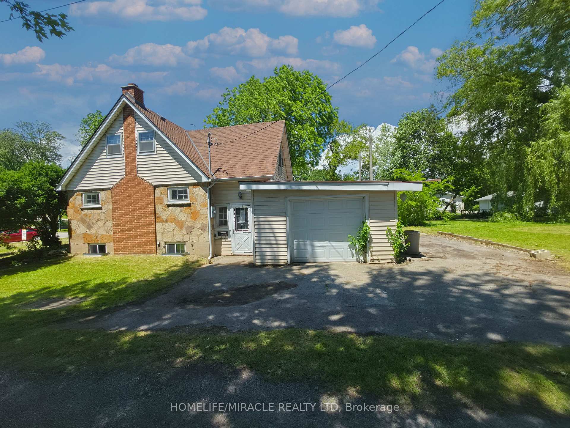 Photo 14 of 17 Goderich Street, Fort Erie, Central — HOMEH