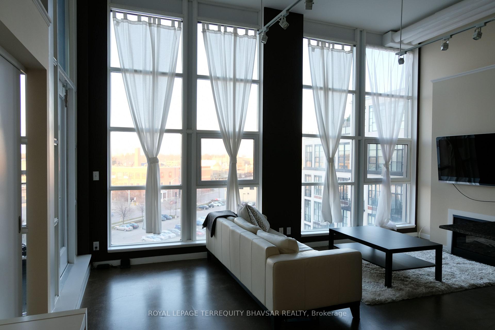 Photo 8 of Unit 505, 410 King Street W, Kitchener, City Commercial Core — HOMEH