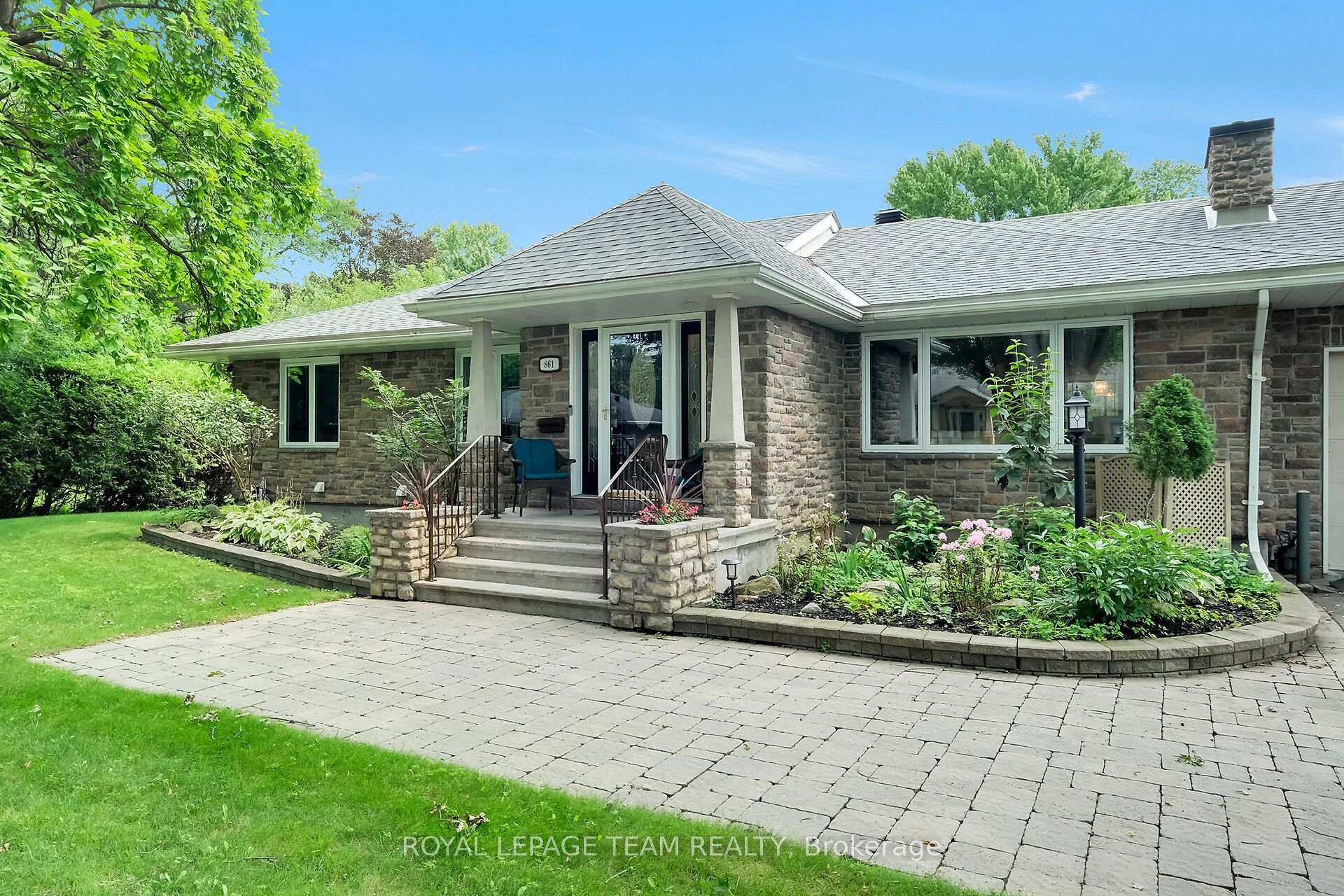 Photo 3 of 861 Dunlevie Avenue, Ottawa, McKellar Heights/Glabar Park — HOMEH