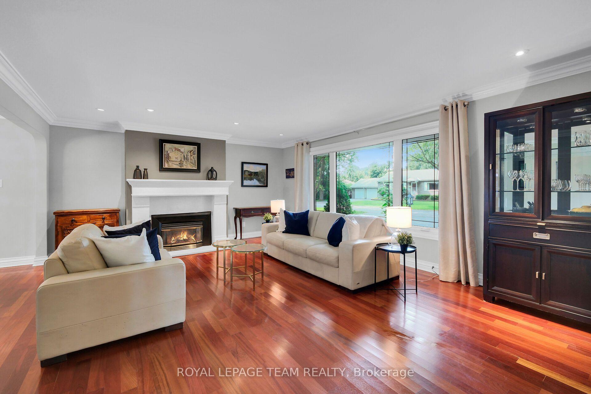 Photo 6 of 861 Dunlevie Avenue, Ottawa, McKellar Heights/Glabar Park — HOMEH