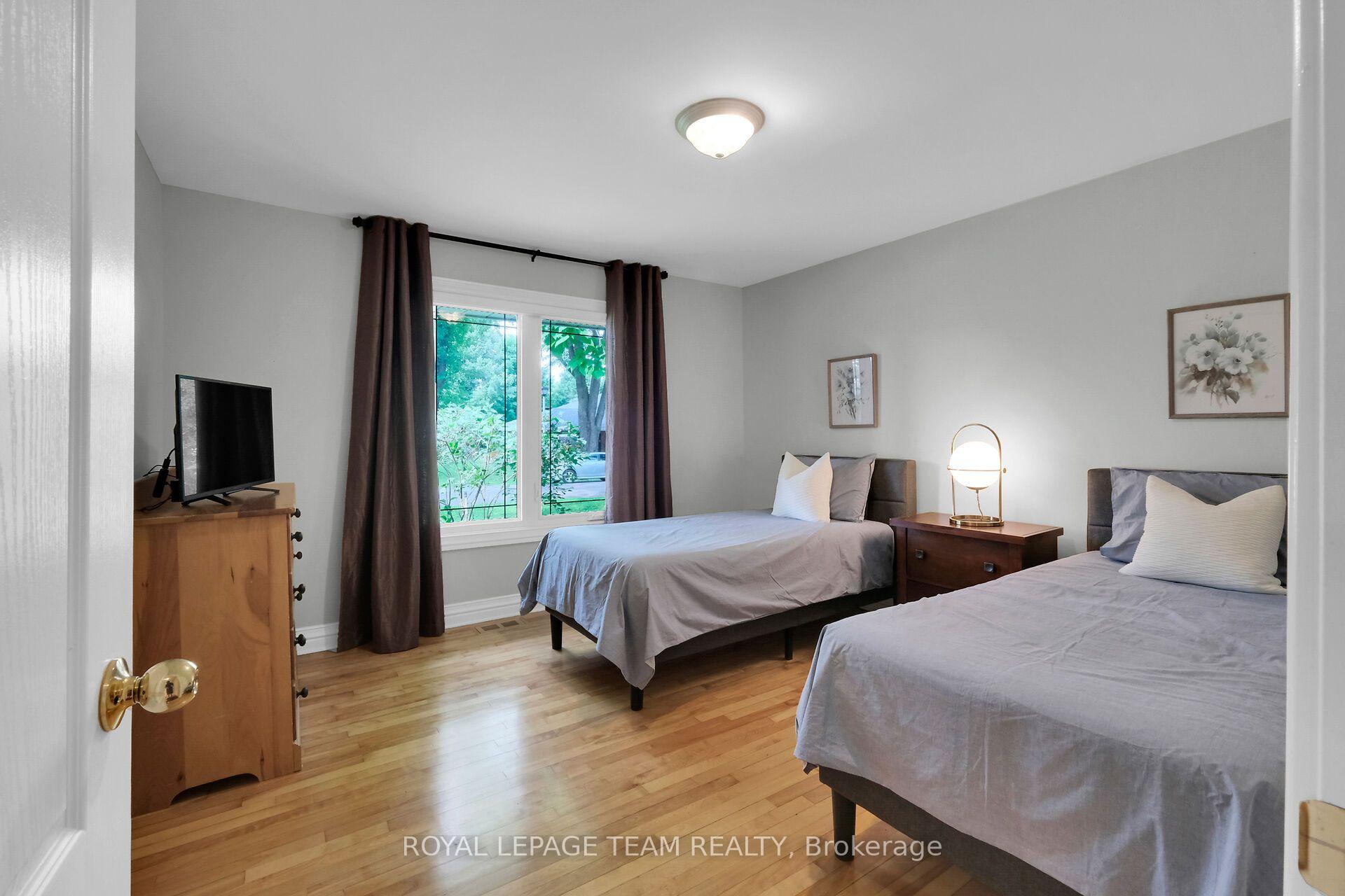 Photo 22 of 861 Dunlevie Avenue, Ottawa, McKellar Heights/Glabar Park — HOMEH