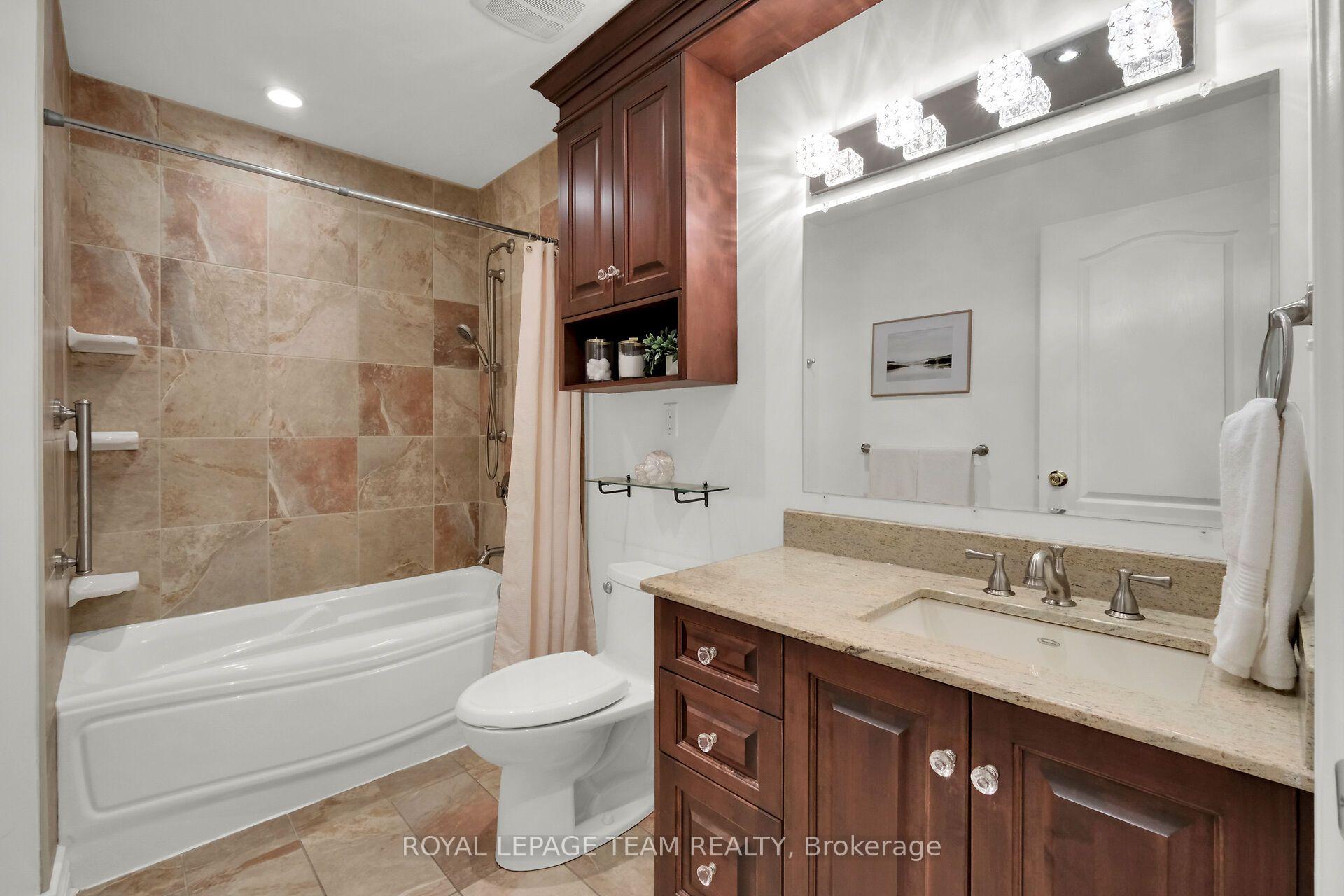 Photo 23 of 861 Dunlevie Avenue, Ottawa, McKellar Heights/Glabar Park — HOMEH