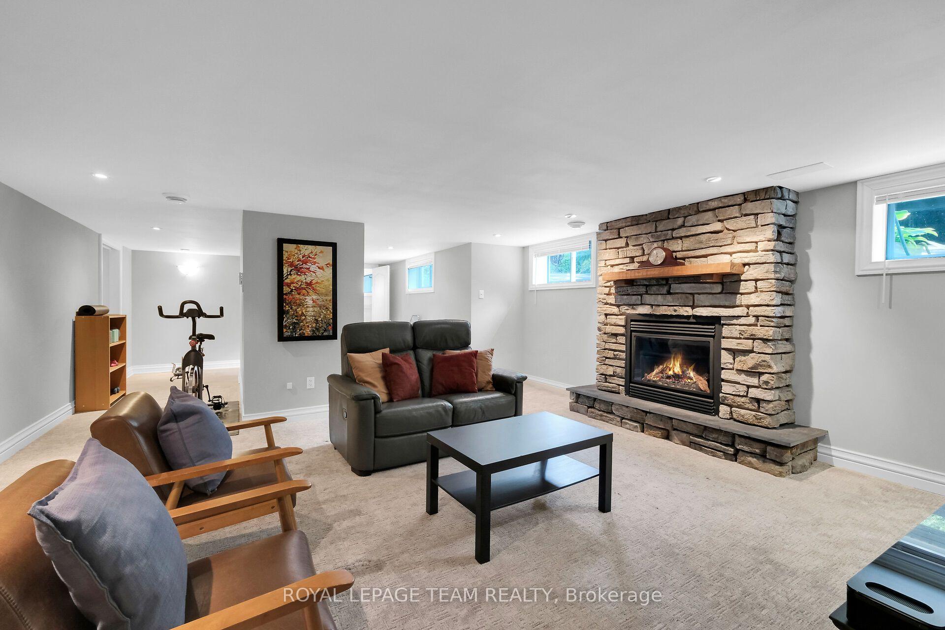 Photo 25 of 861 Dunlevie Avenue, Ottawa, McKellar Heights/Glabar Park — HOMEH