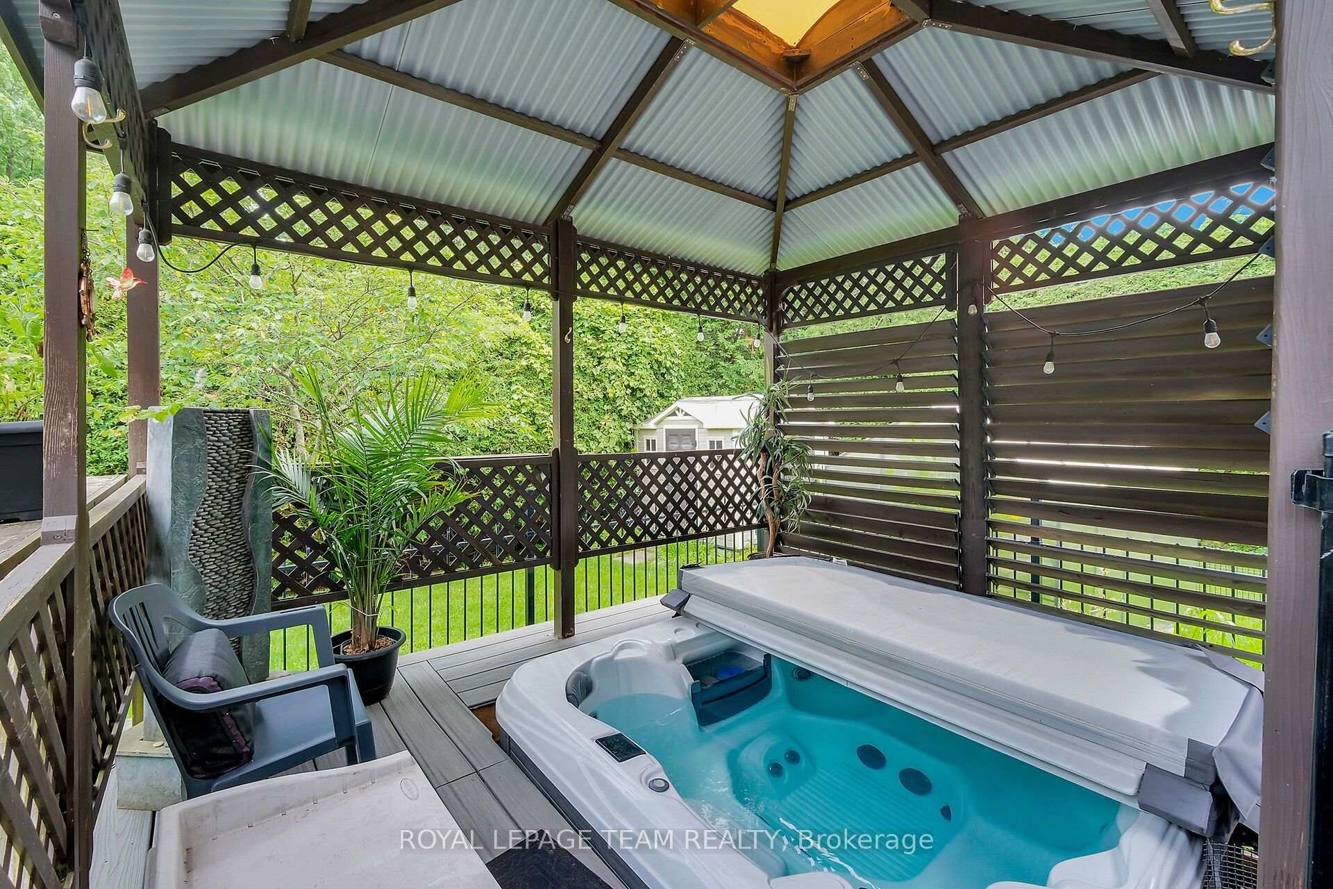 Photo 32 of 861 Dunlevie Avenue, Ottawa, McKellar Heights/Glabar Park — HOMEH