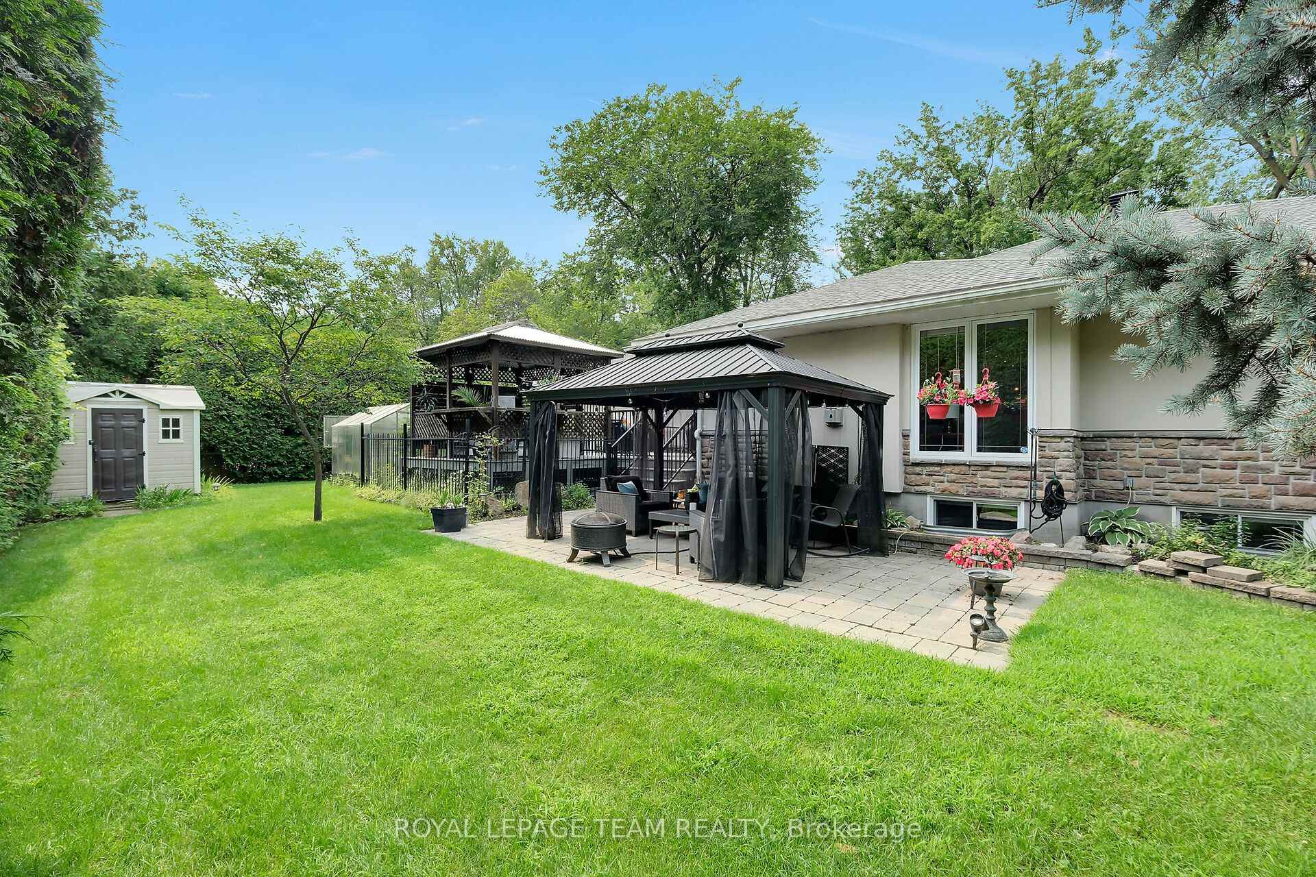 Photo 33 of 861 Dunlevie Avenue, Ottawa, McKellar Heights/Glabar Park — HOMEH
