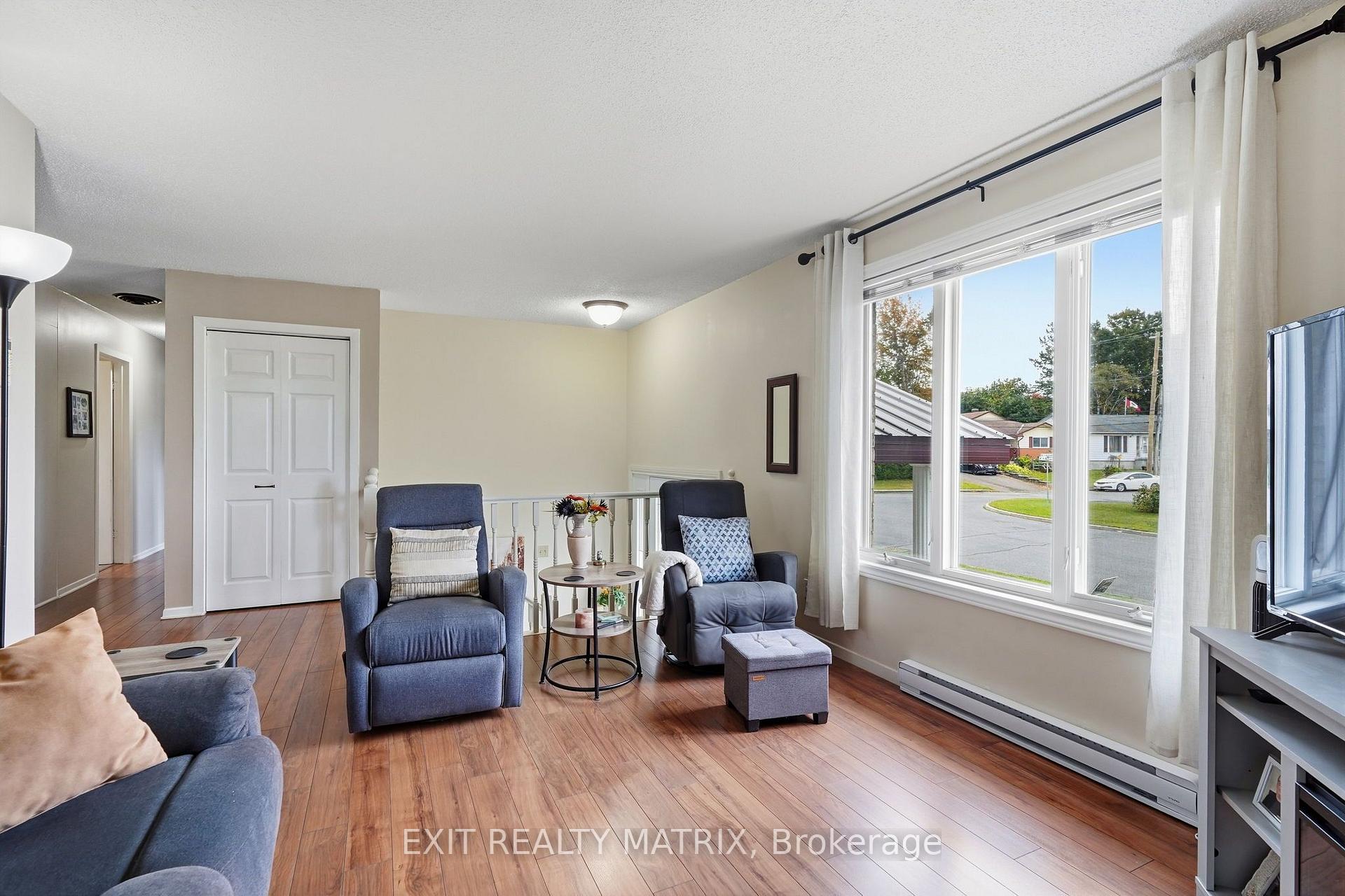 Photo 5 of 353 Nelson Street E, Hawkesbury, Hawkesbury — HOMEH