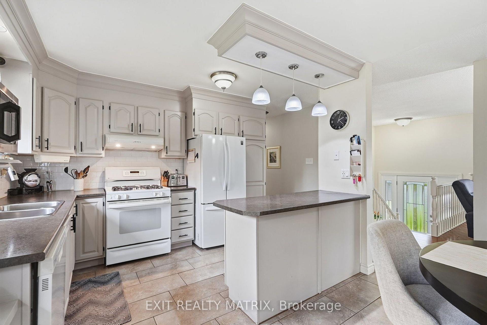 Photo 9 of 353 Nelson Street E, Hawkesbury, Hawkesbury — HOMEH