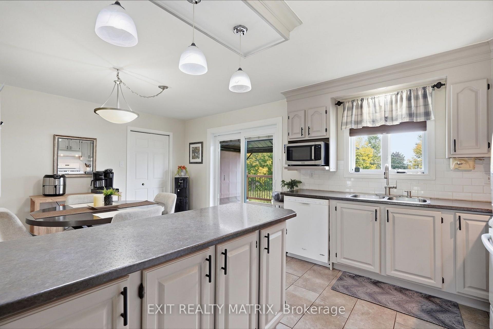 Photo 11 of 353 Nelson Street E, Hawkesbury, Hawkesbury — HOMEH
