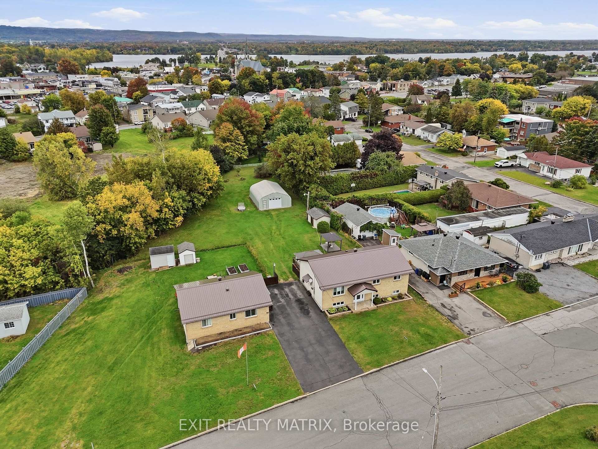 Photo 36 of 353 Nelson Street E, Hawkesbury, Hawkesbury — HOMEH