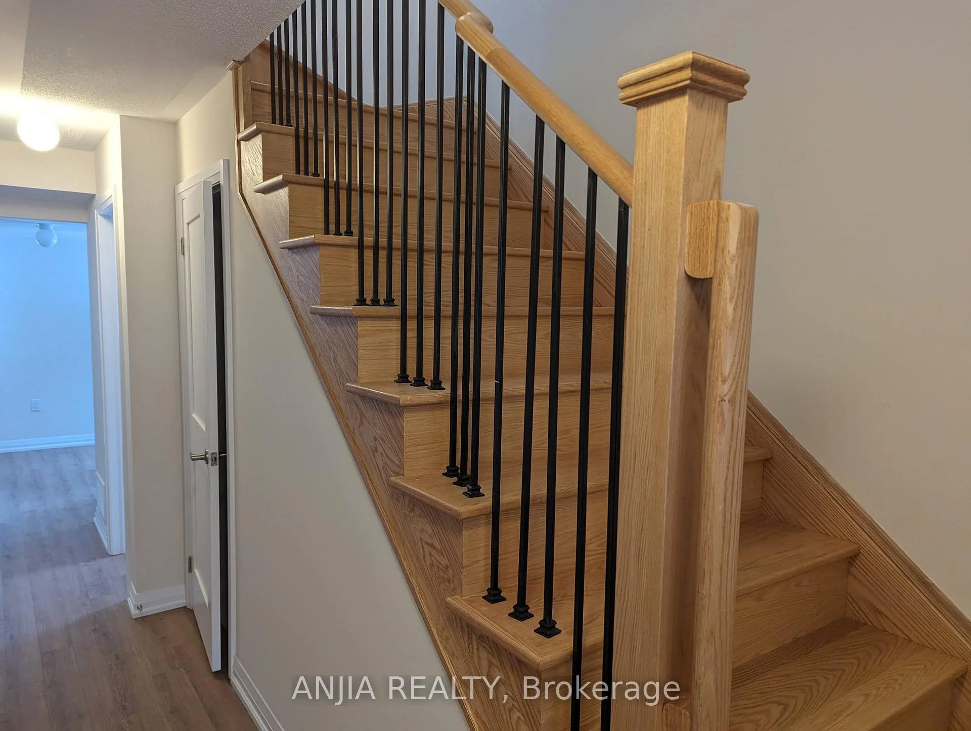 Photo 3 of 16 Coote Court, Ajax, Northwest Ajax — HOMEH