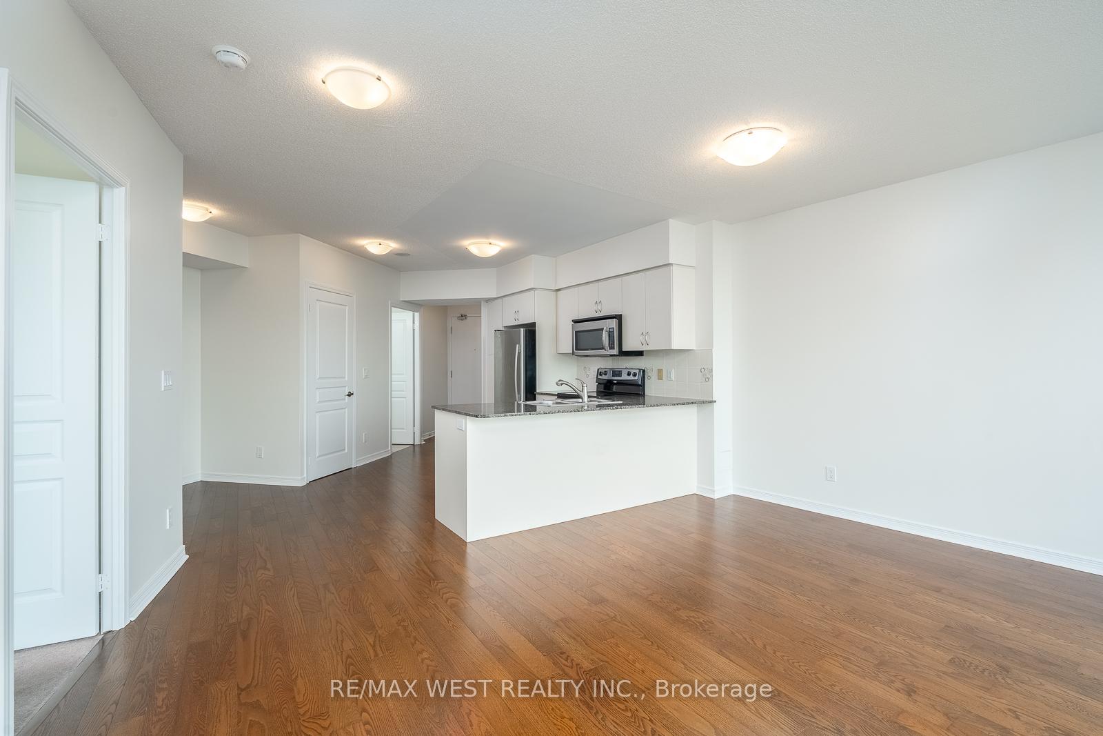 Photo 9 of Unit 908, 2240 Lake Shore Boulevard W, Etobicoke, Mimico — HOMEH