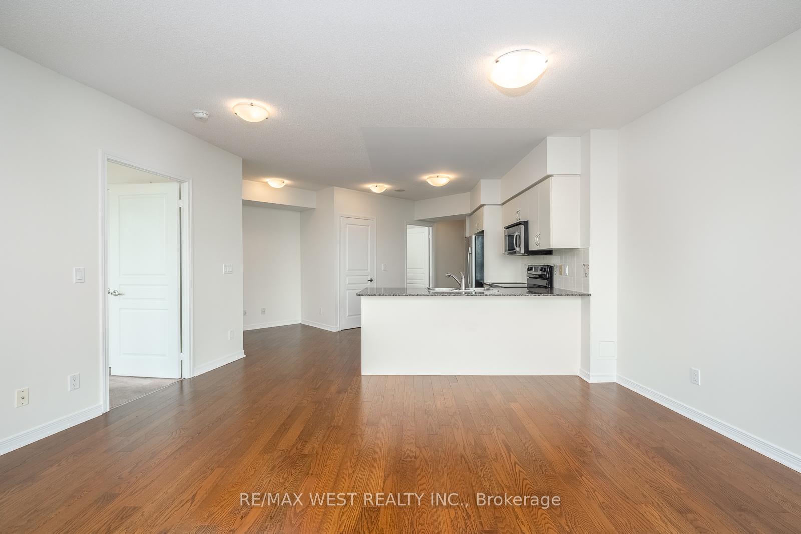 Photo 13 of Unit 908, 2240 Lake Shore Boulevard W, Etobicoke, Mimico — HOMEH