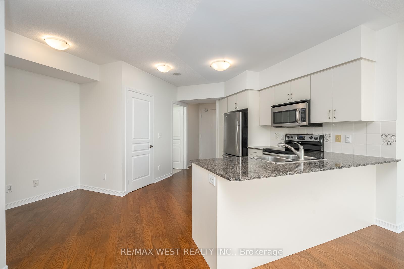 Photo 15 of Unit 908, 2240 Lake Shore Boulevard W, Etobicoke, Mimico — HOMEH