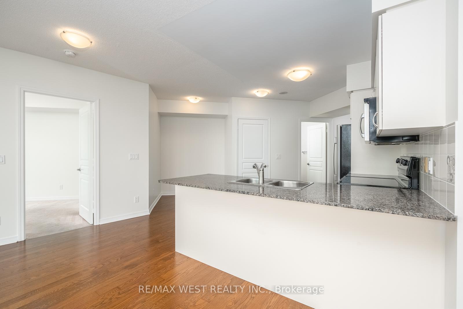 Photo 16 of Unit 908, 2240 Lake Shore Boulevard W, Etobicoke, Mimico — HOMEH