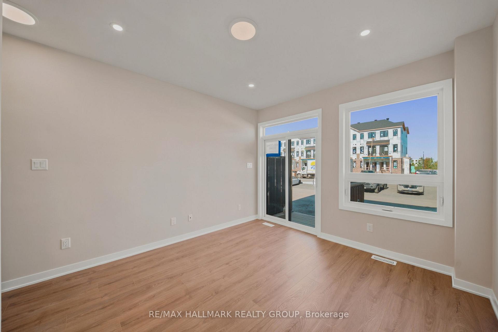 Photo 2 of Unit D, 142 Conservancy Drive, Ottawa, Barrhaven - Heritage Park — HOMEH