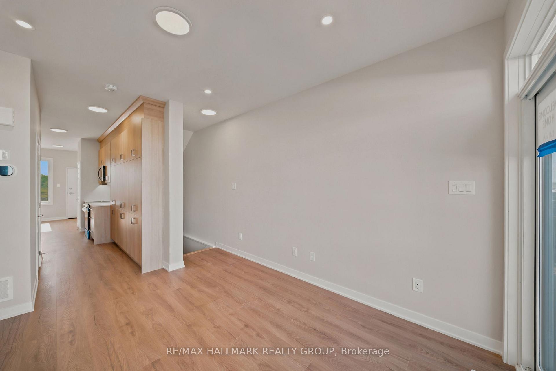 Photo 7 of Unit D, 142 Conservancy Drive, Ottawa, Barrhaven - Heritage Park — HOMEH
