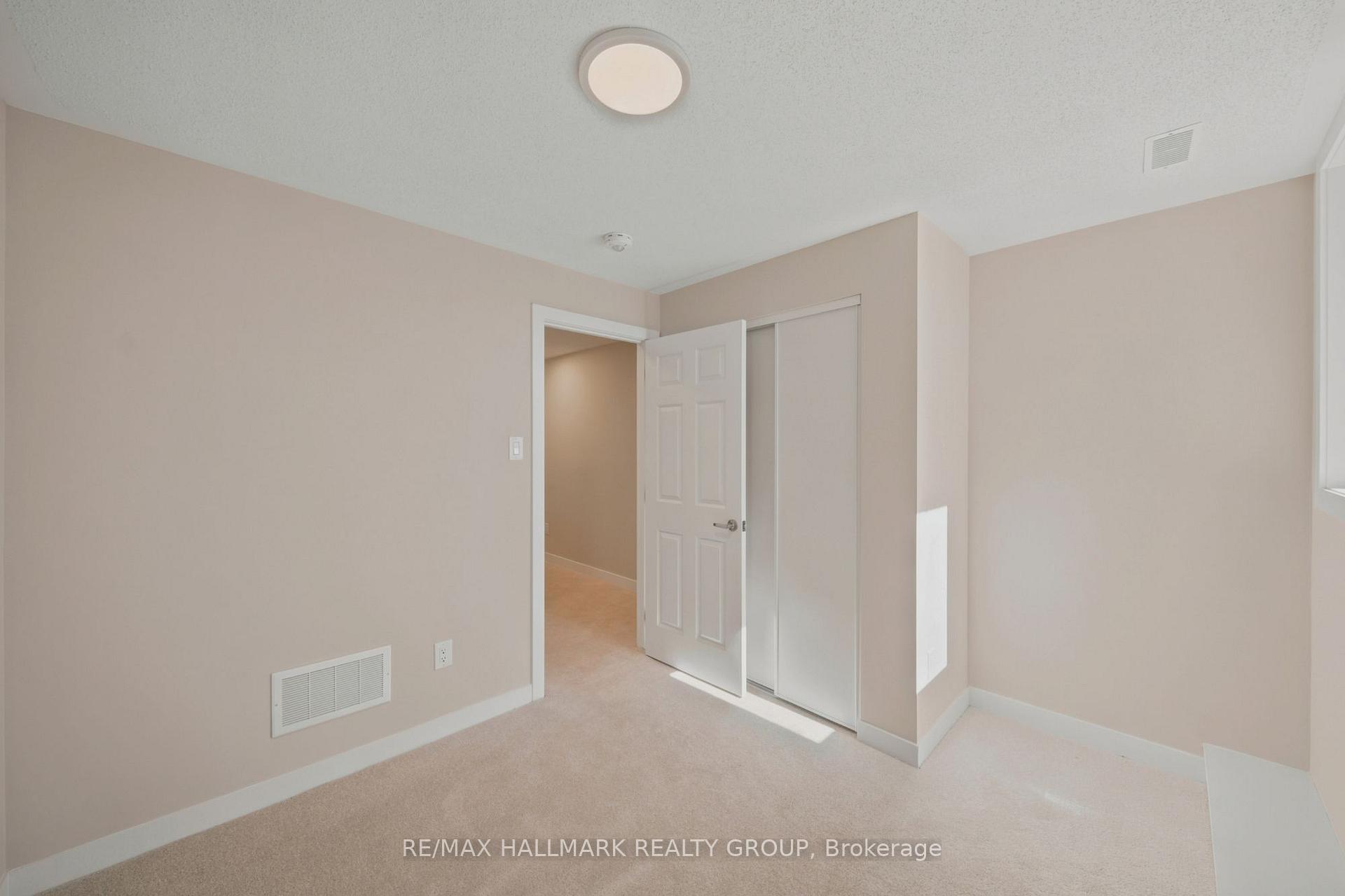 Photo 10 of Unit D, 142 Conservancy Drive, Ottawa, Barrhaven - Heritage Park — HOMEH
