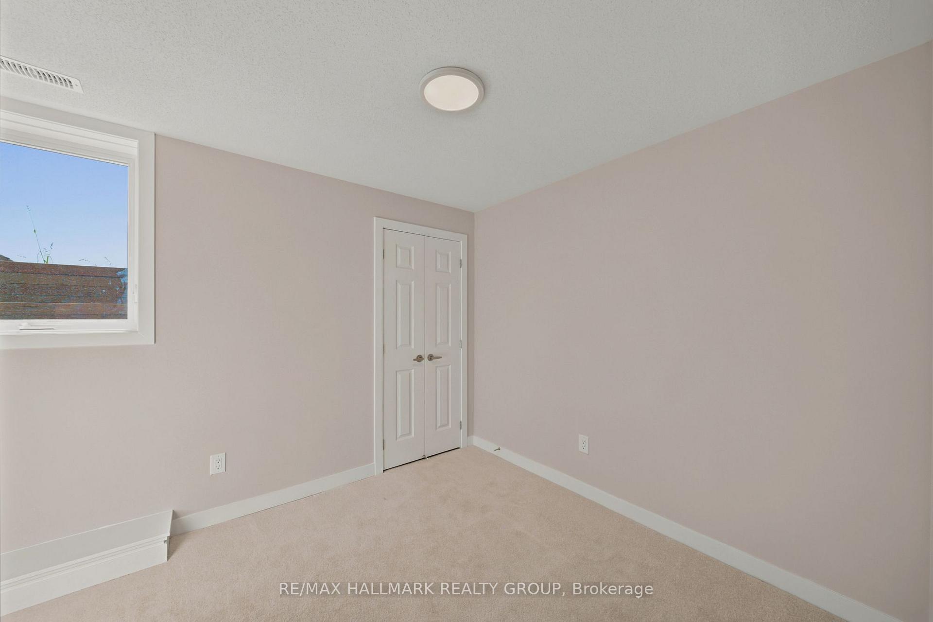 Photo 11 of Unit D, 142 Conservancy Drive, Ottawa, Barrhaven - Heritage Park — HOMEH