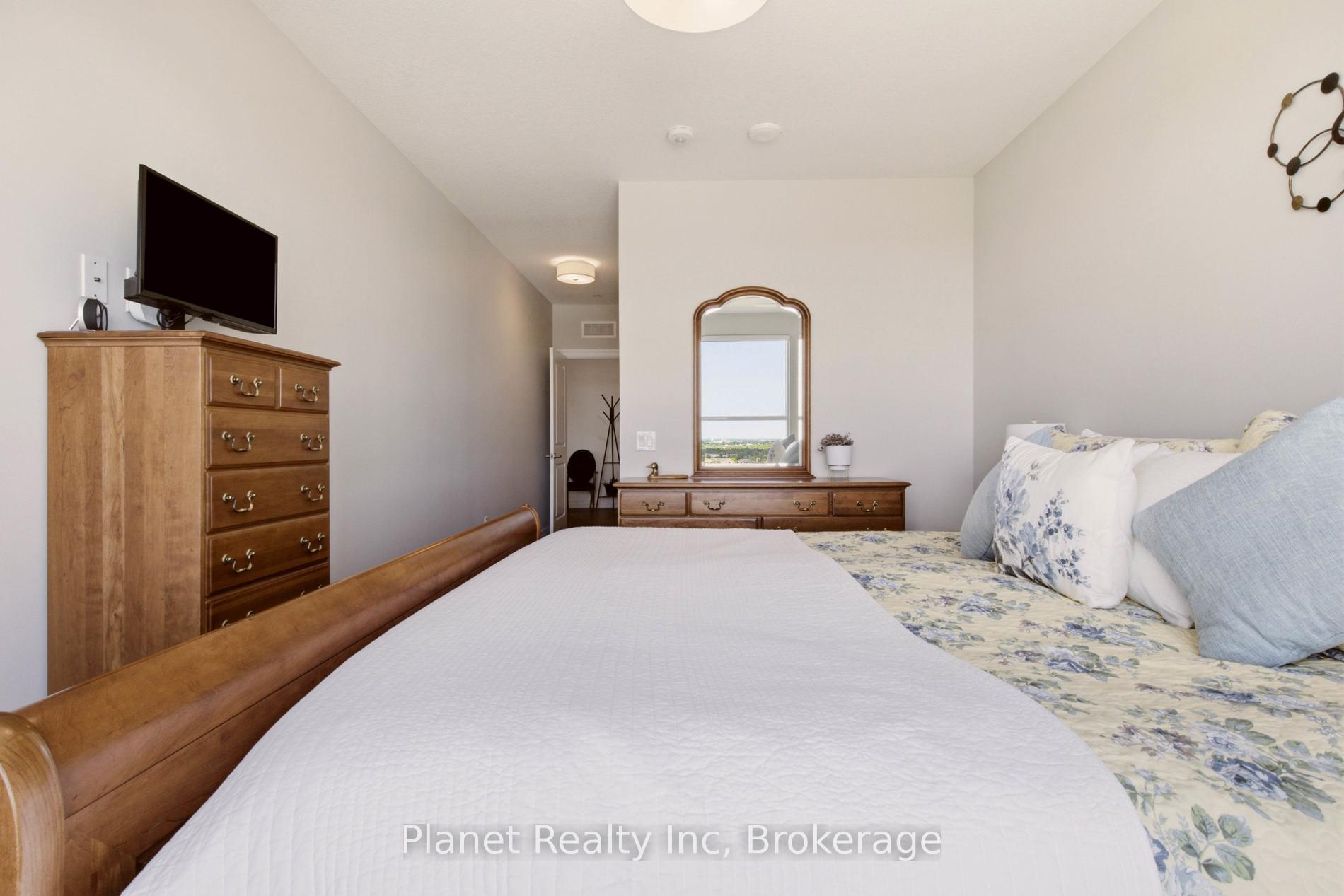 Photo 11 of Unit 910, 1878 Gordon Street, Guelph, Pineridge/Westminster Woods — HOMEH
