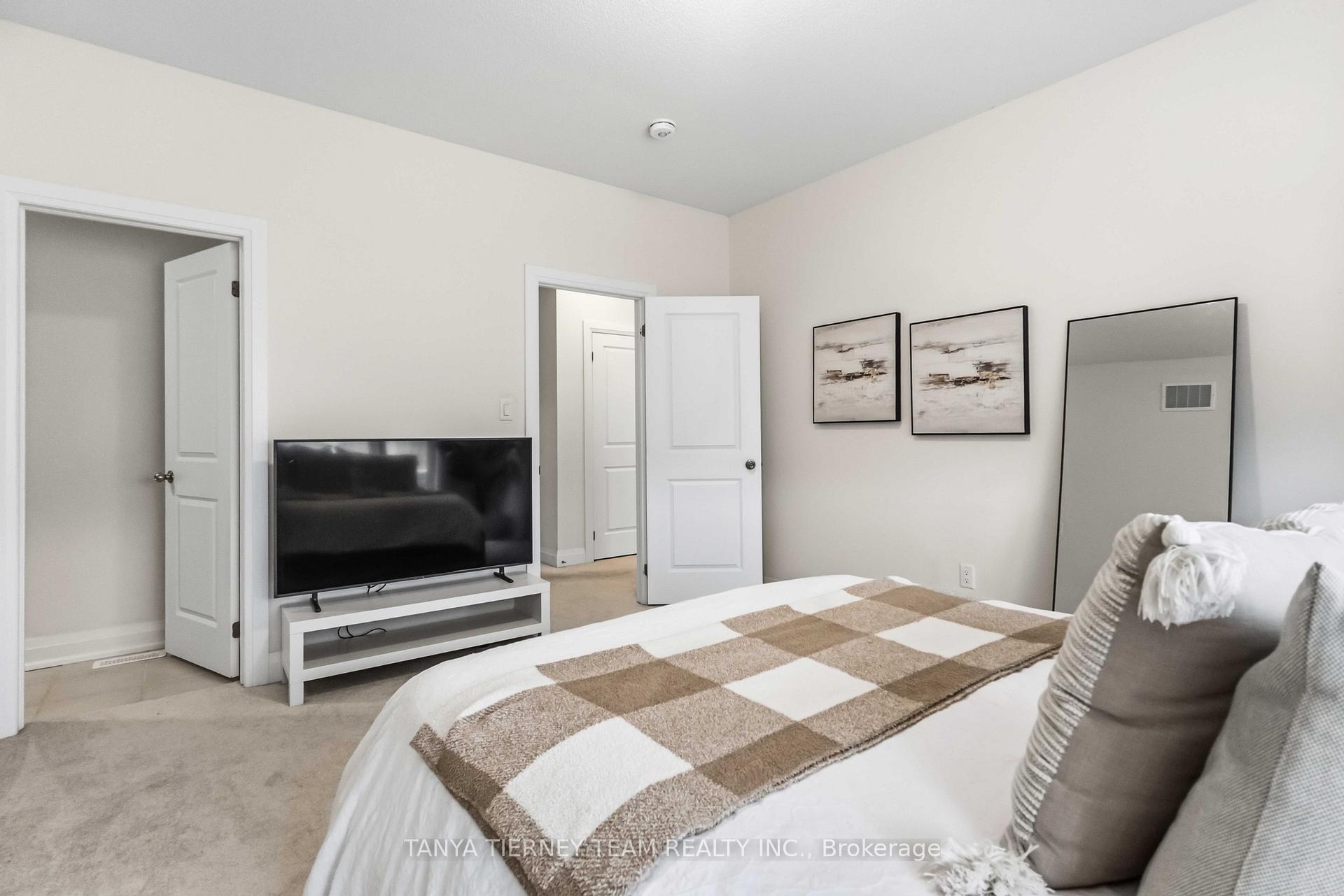 Photo 36 of 29 Vickery Street, Whitby, Rural Whitby — HOMEH