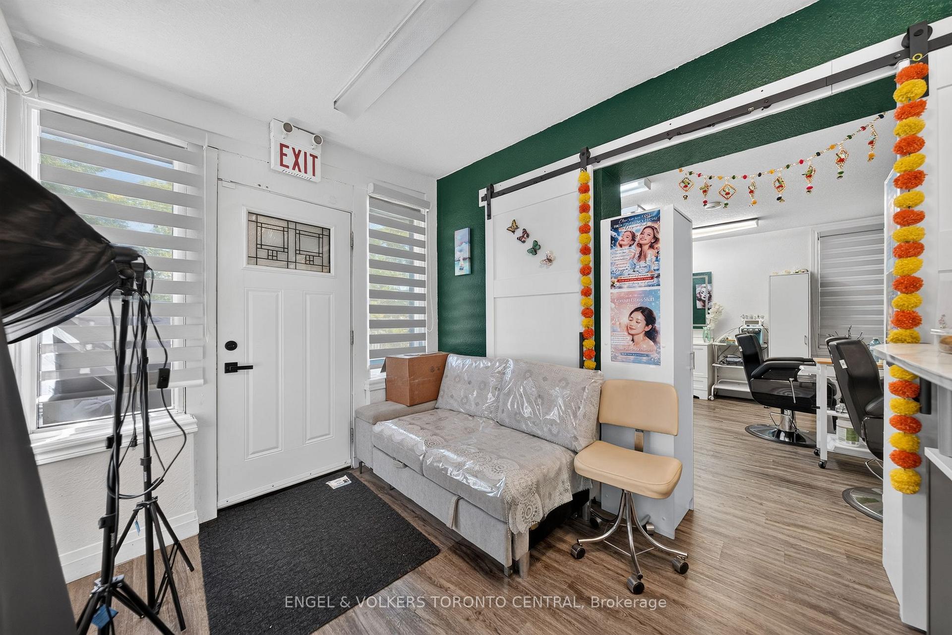 Photo 9 of 3188 King Street E, Kitchener, Chicopee/Freeport — HOMEH