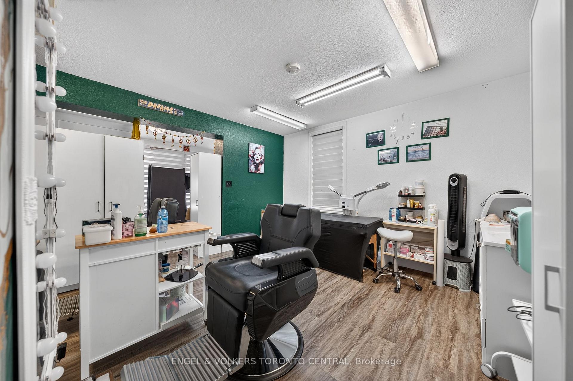 Photo 11 of 3188 King Street E, Kitchener, Chicopee/Freeport — HOMEH