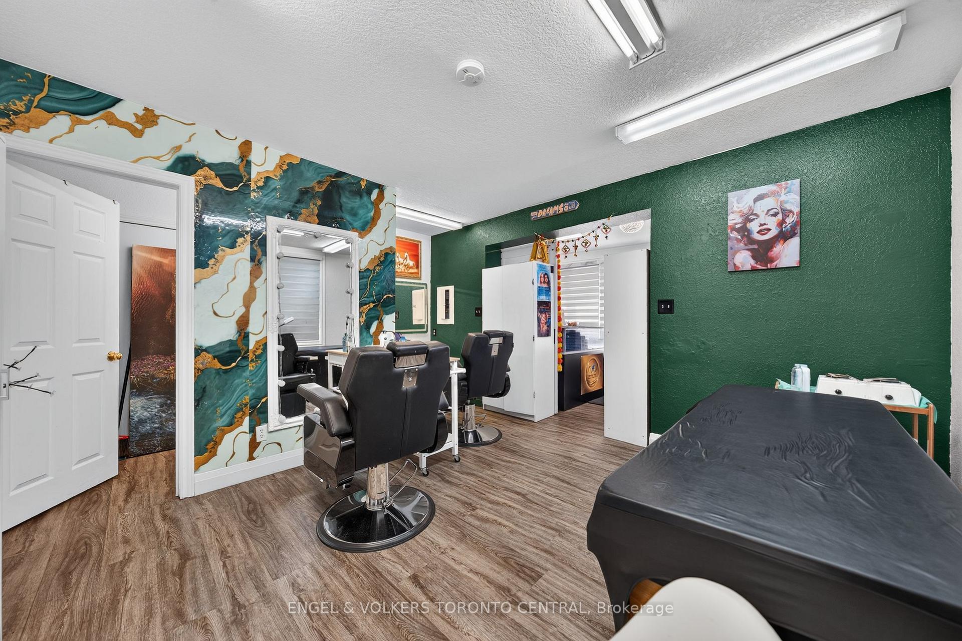 Photo 12 of 3188 King Street E, Kitchener, Chicopee/Freeport — HOMEH
