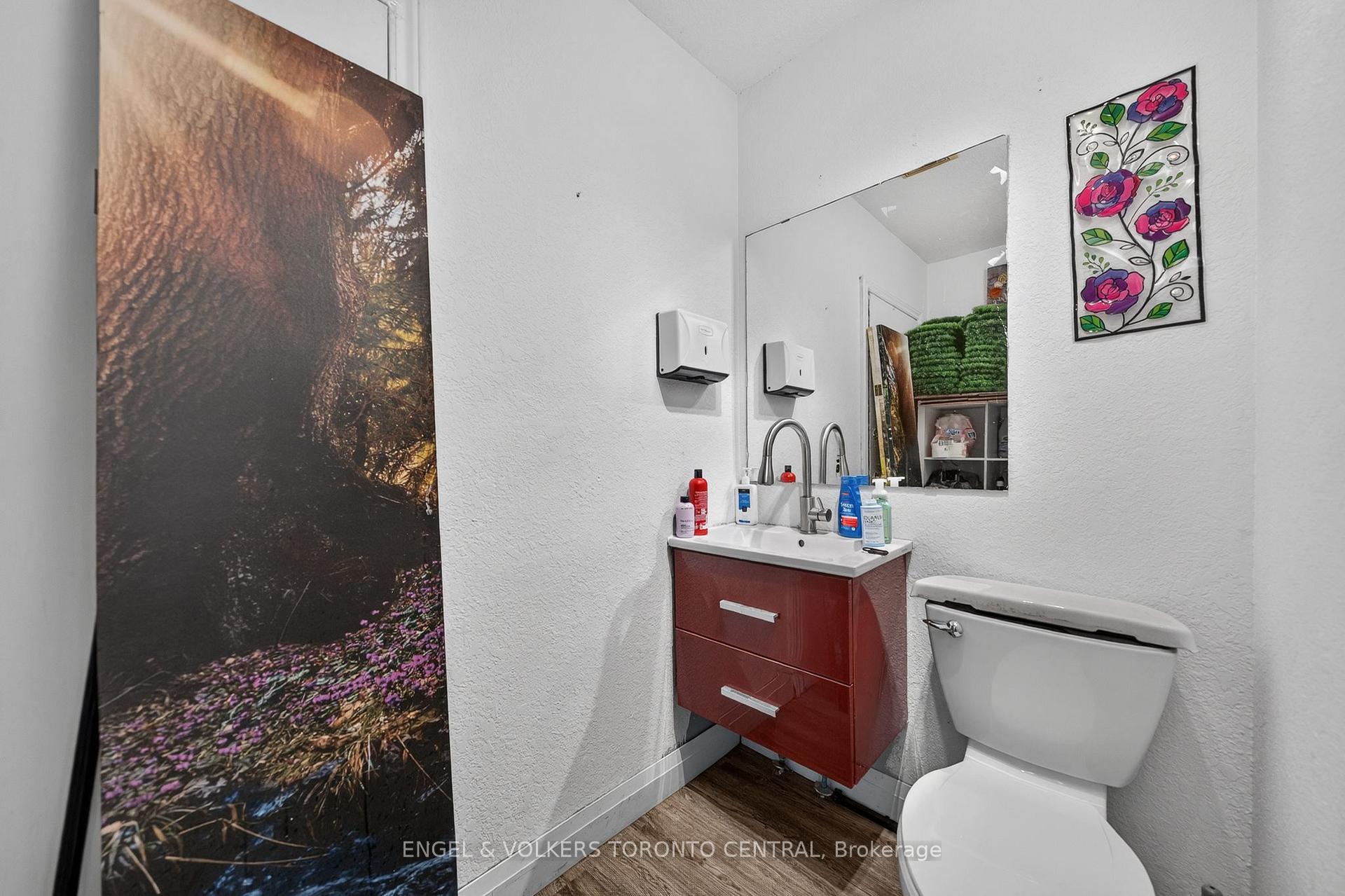 Photo 13 of 3188 King Street E, Kitchener, Chicopee/Freeport — HOMEH