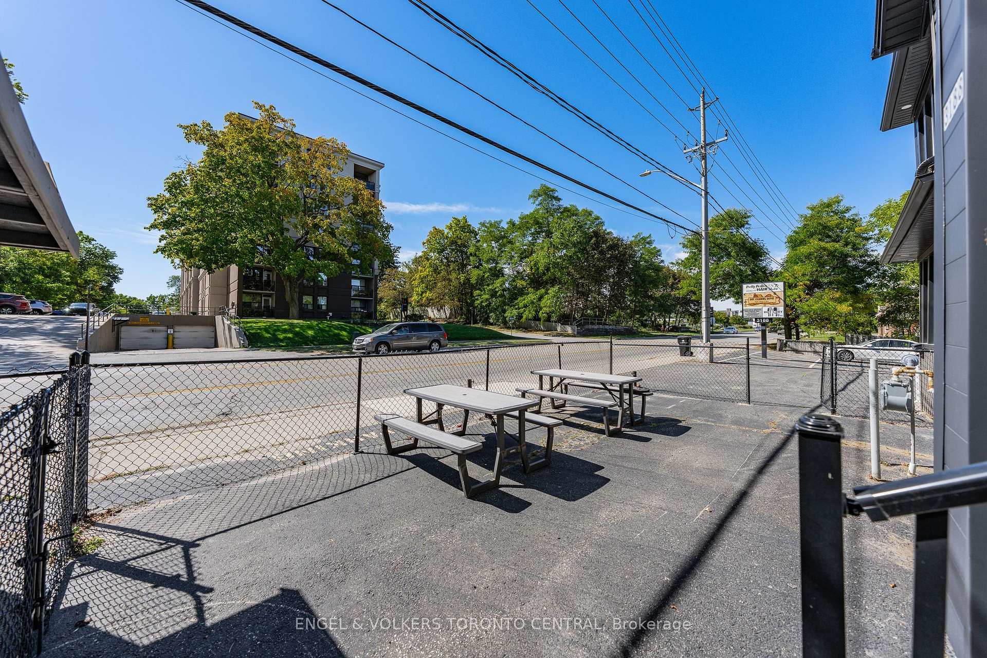Photo 15 of 3188 King Street E, Kitchener, Chicopee/Freeport — HOMEH