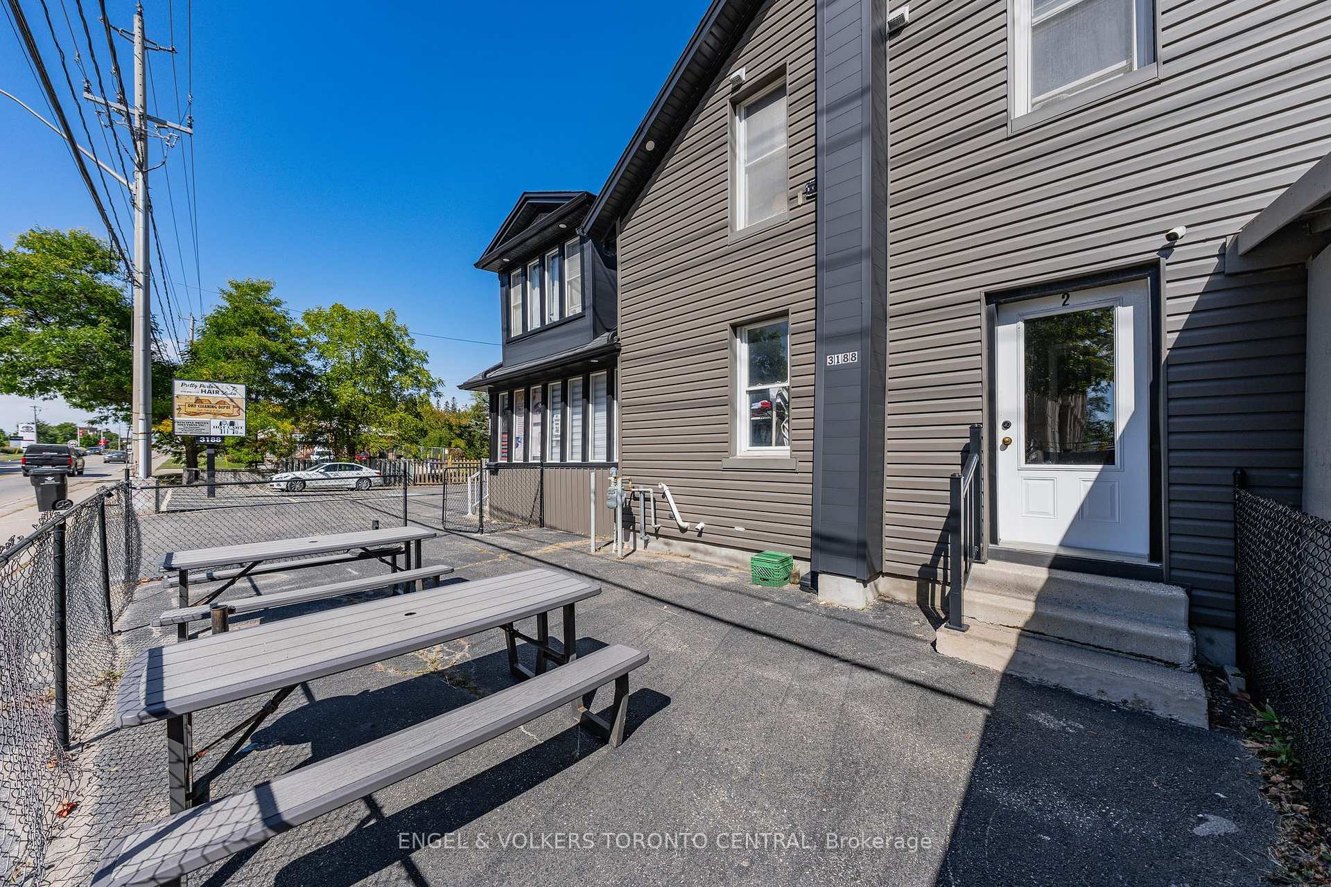 Photo 16 of 3188 King Street E, Kitchener, Chicopee/Freeport — HOMEH