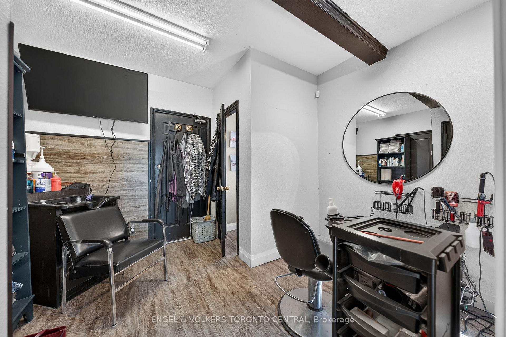 Photo 21 of 3188 King Street E, Kitchener, Chicopee/Freeport — HOMEH