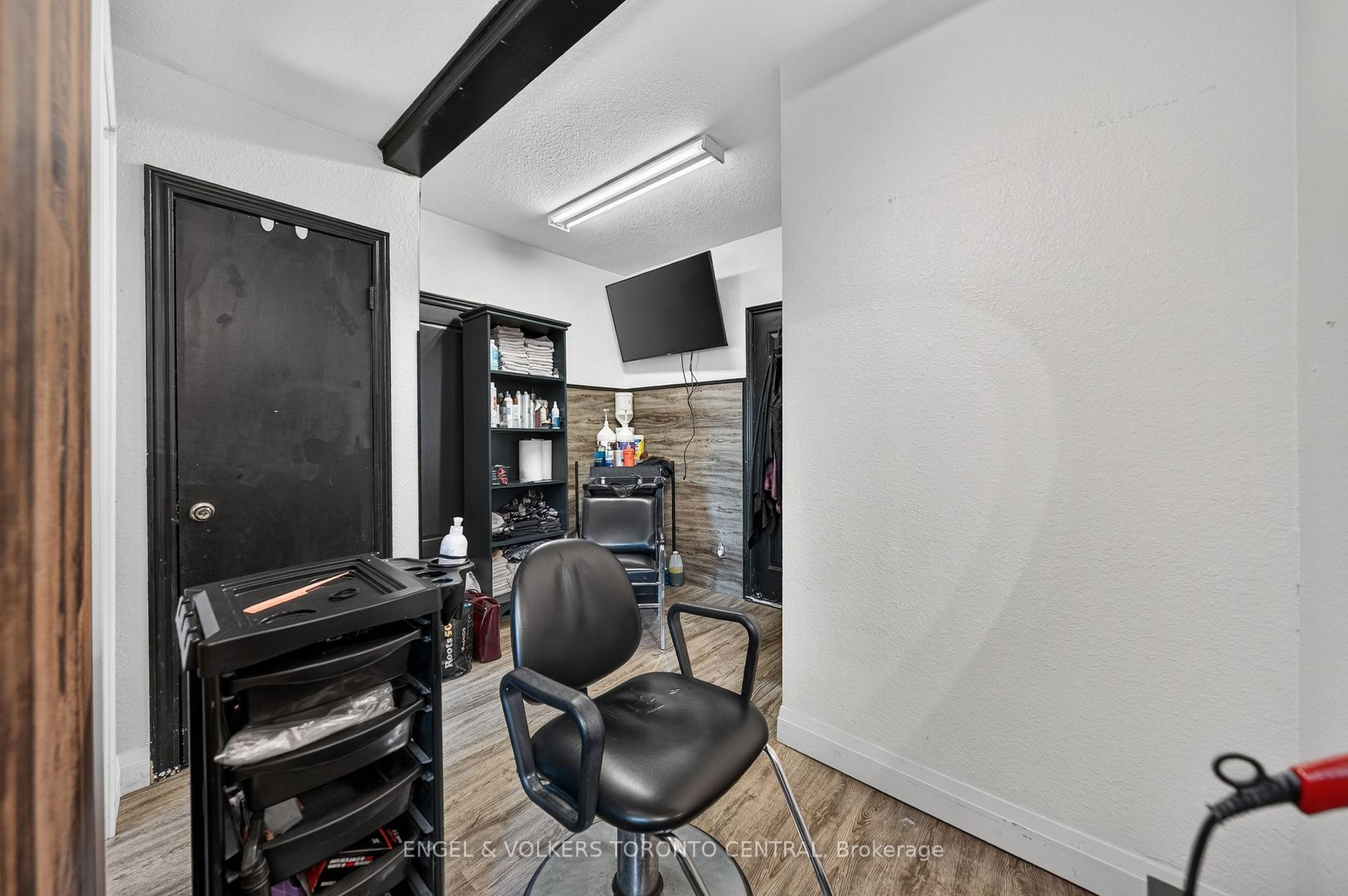 Photo 22 of 3188 King Street E, Kitchener, Chicopee/Freeport — HOMEH