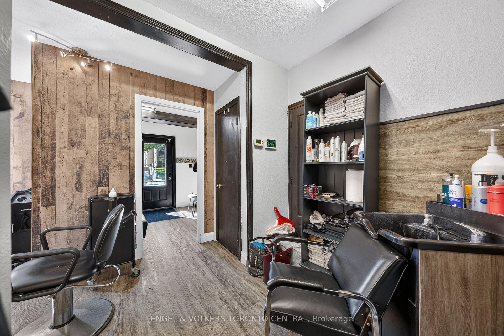 Photo 23 of 3188 King Street E, Kitchener, Chicopee/Freeport — HOMEH