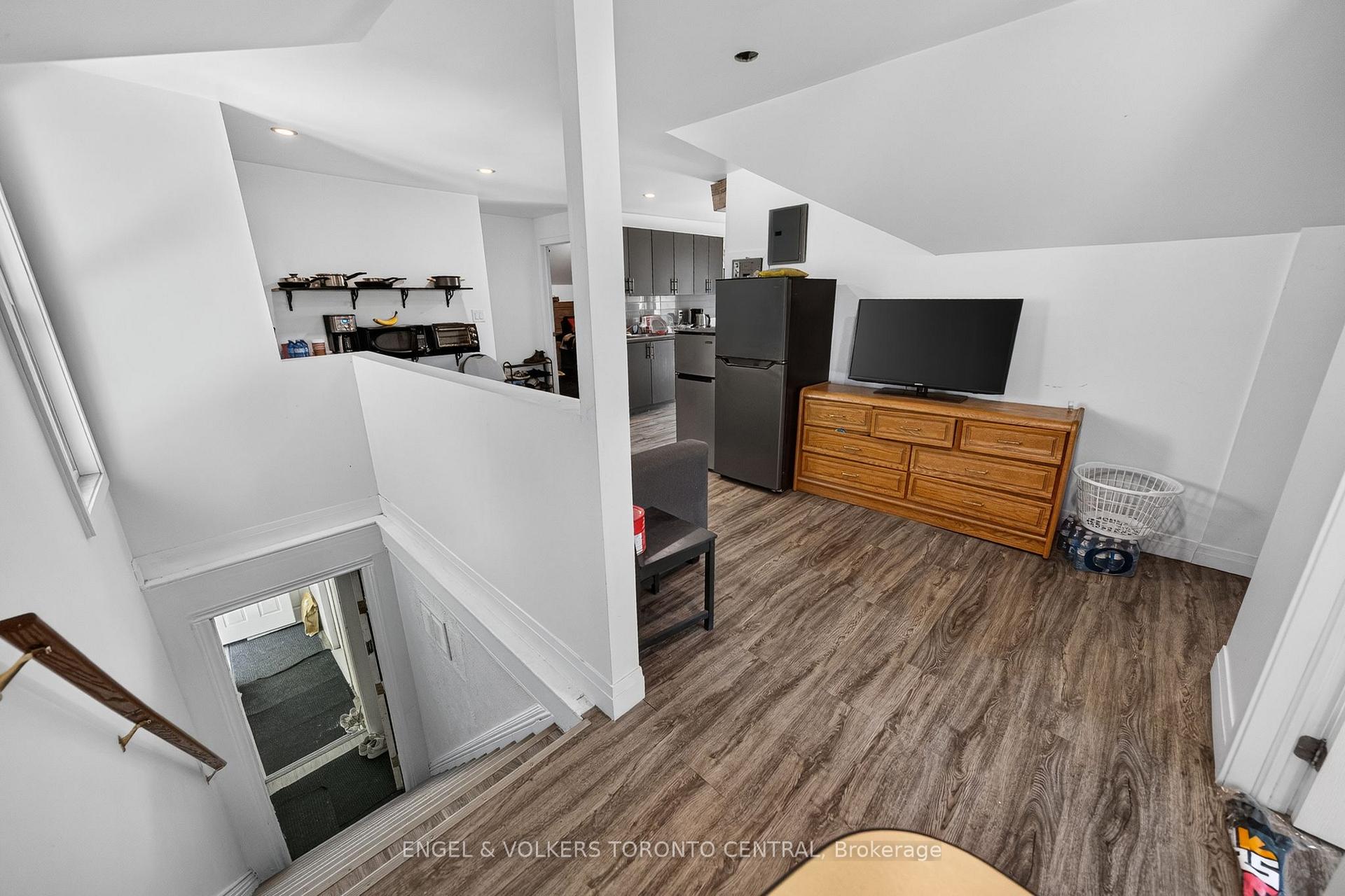 Photo 31 of 3188 King Street E, Kitchener, Chicopee/Freeport — HOMEH