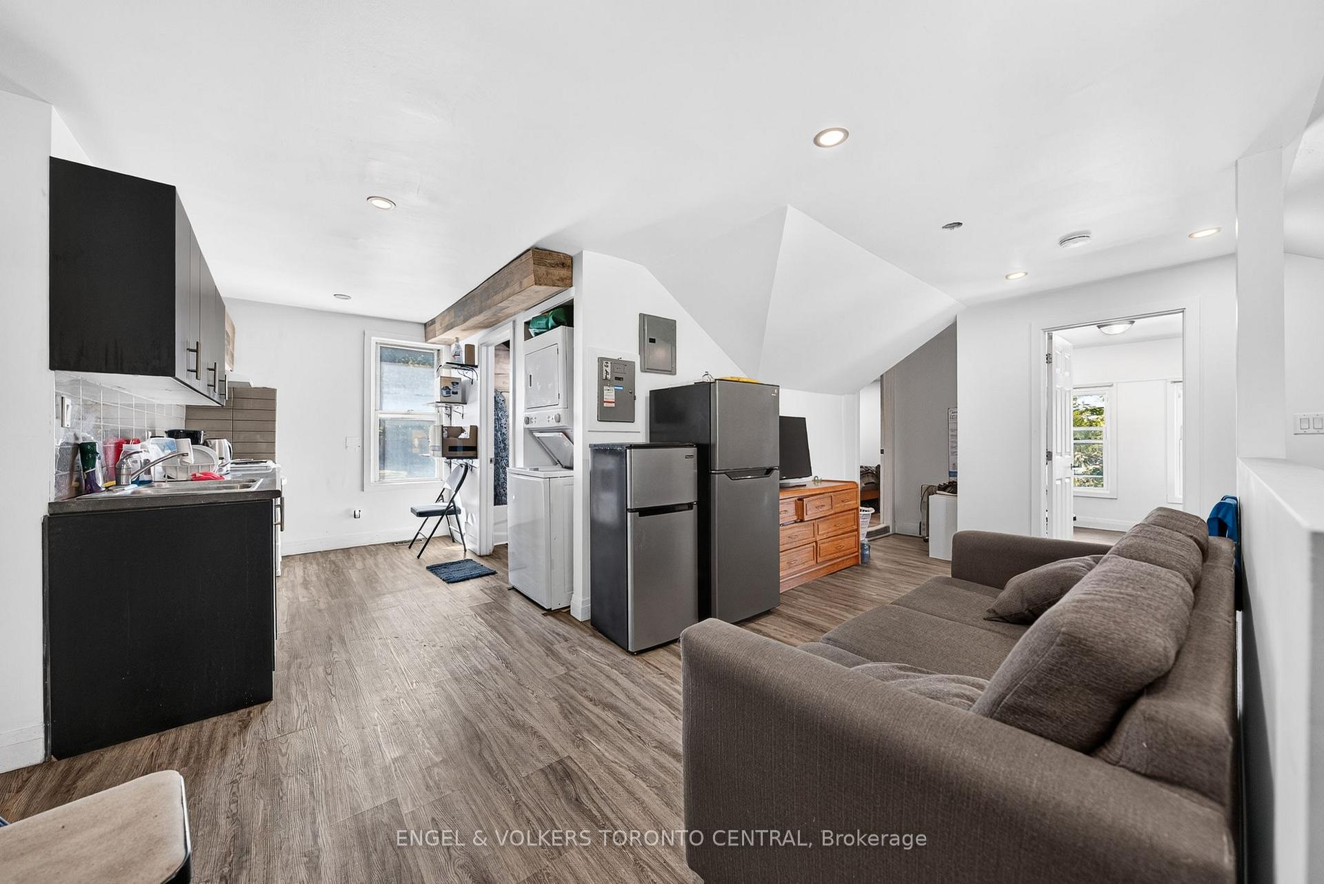 Photo 33 of 3188 King Street E, Kitchener, Chicopee/Freeport — HOMEH