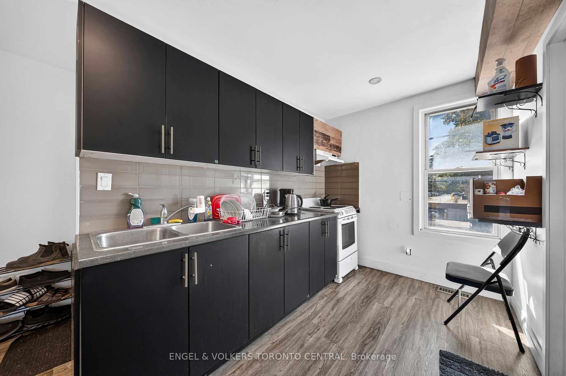 Photo 34 of 3188 King Street E, Kitchener, Chicopee/Freeport — HOMEH