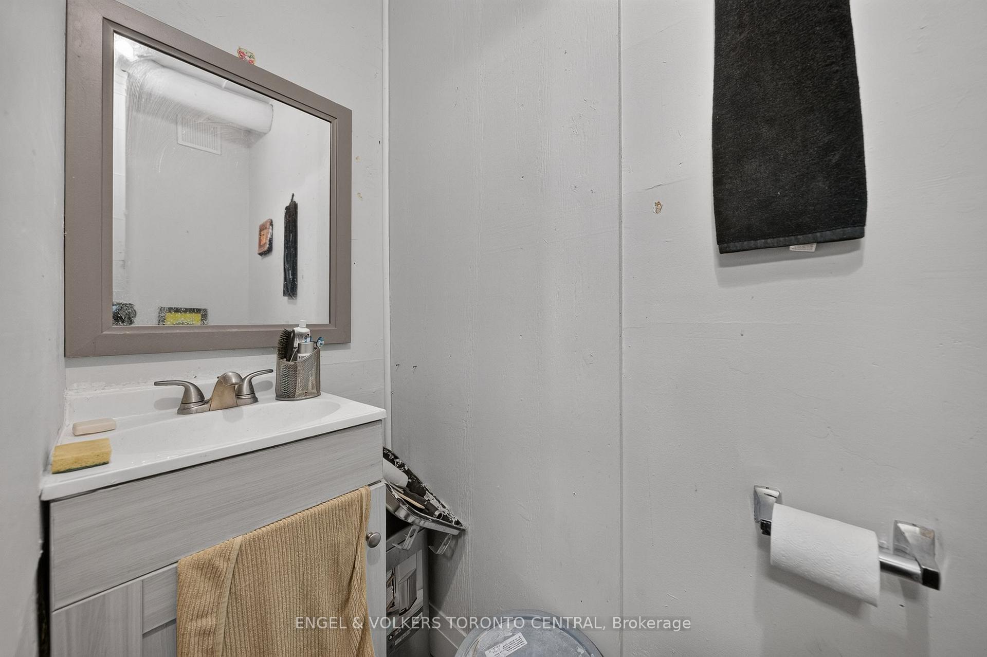 Photo 45 of 3188 King Street E, Kitchener, Chicopee/Freeport — HOMEH