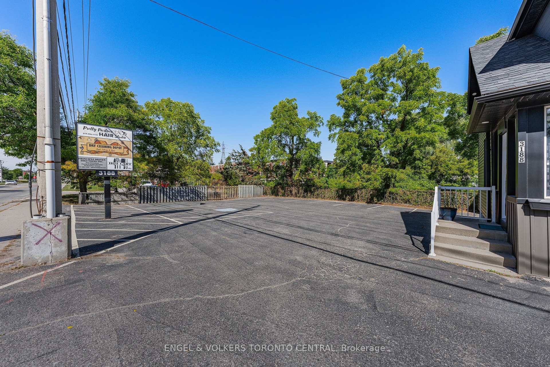 Photo 46 of 3188 King Street E, Kitchener, Chicopee/Freeport — HOMEH