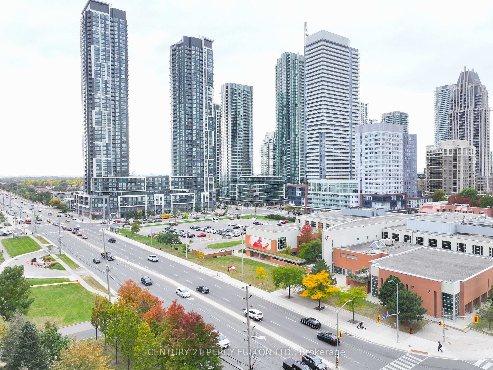 Photo 2 of Unit 508, 325 Webb Drive, Mississauga, City Centre — HOMEH