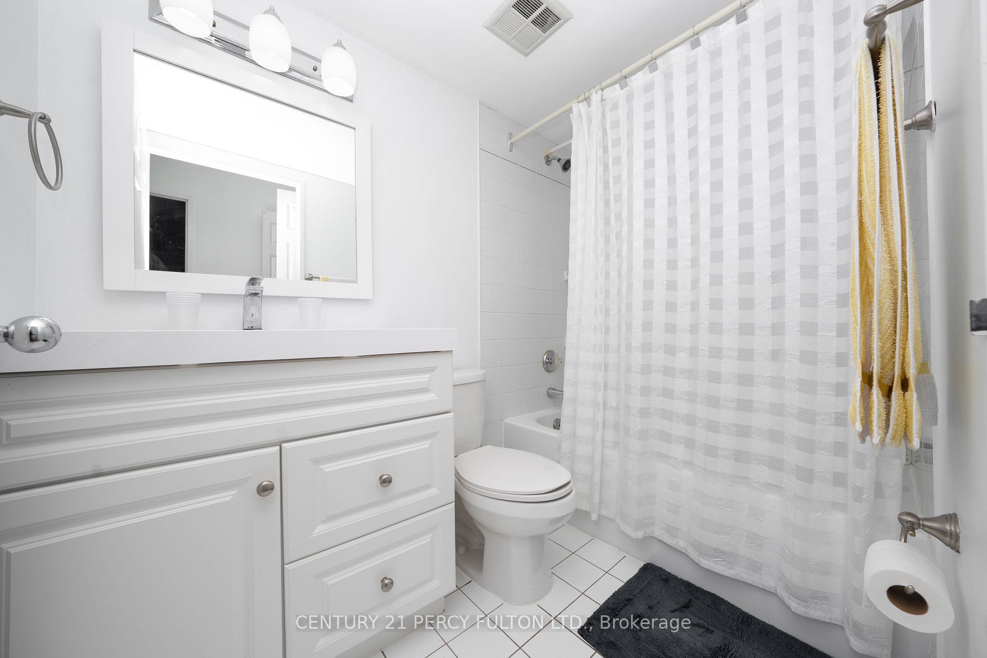 Photo 6 of Unit 508, 325 Webb Drive, Mississauga, City Centre — HOMEH
