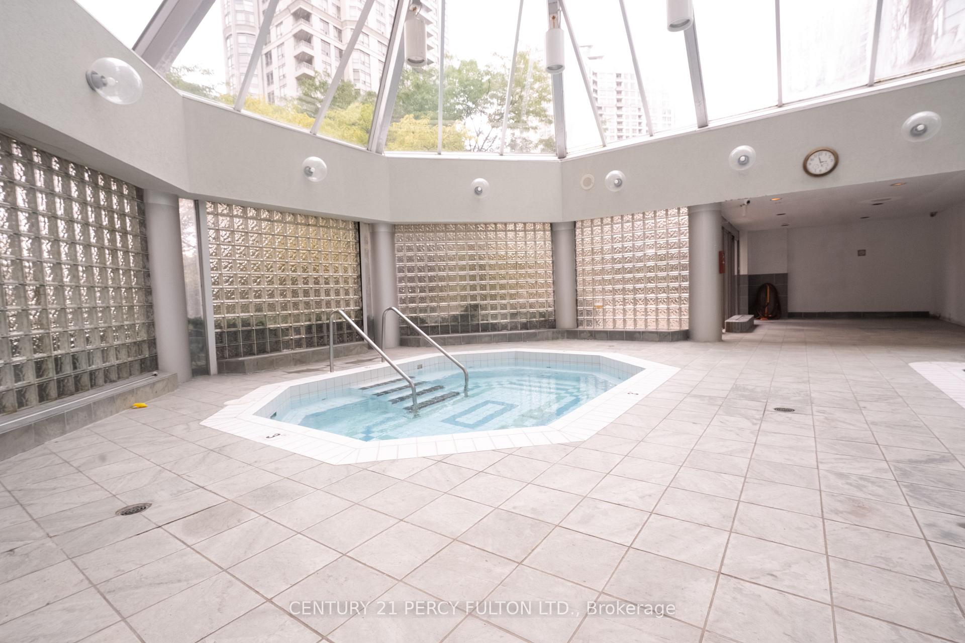 Photo 13 of Unit 508, 325 Webb Drive, Mississauga, City Centre — HOMEH