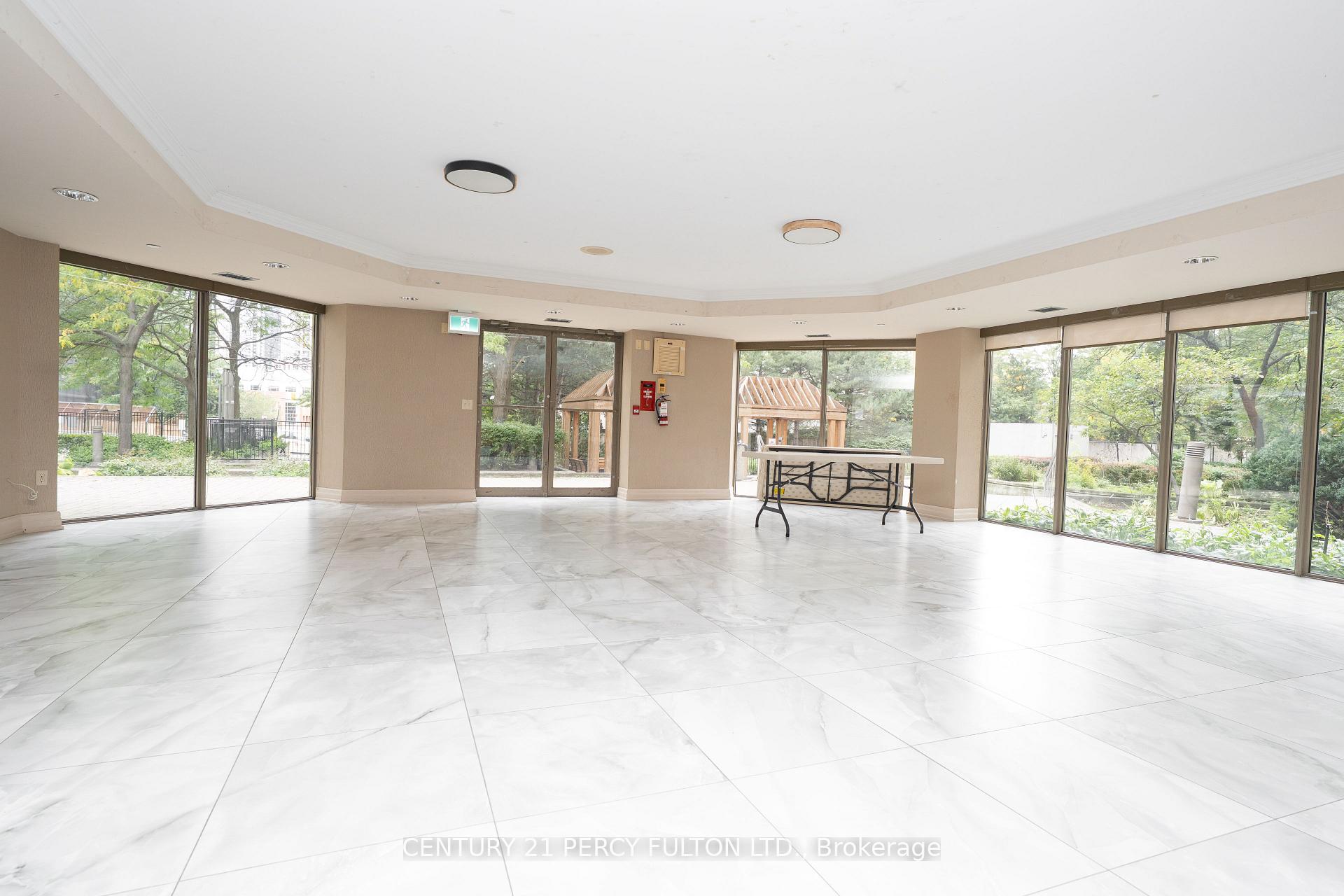 Photo 17 of Unit 508, 325 Webb Drive, Mississauga, City Centre — HOMEH