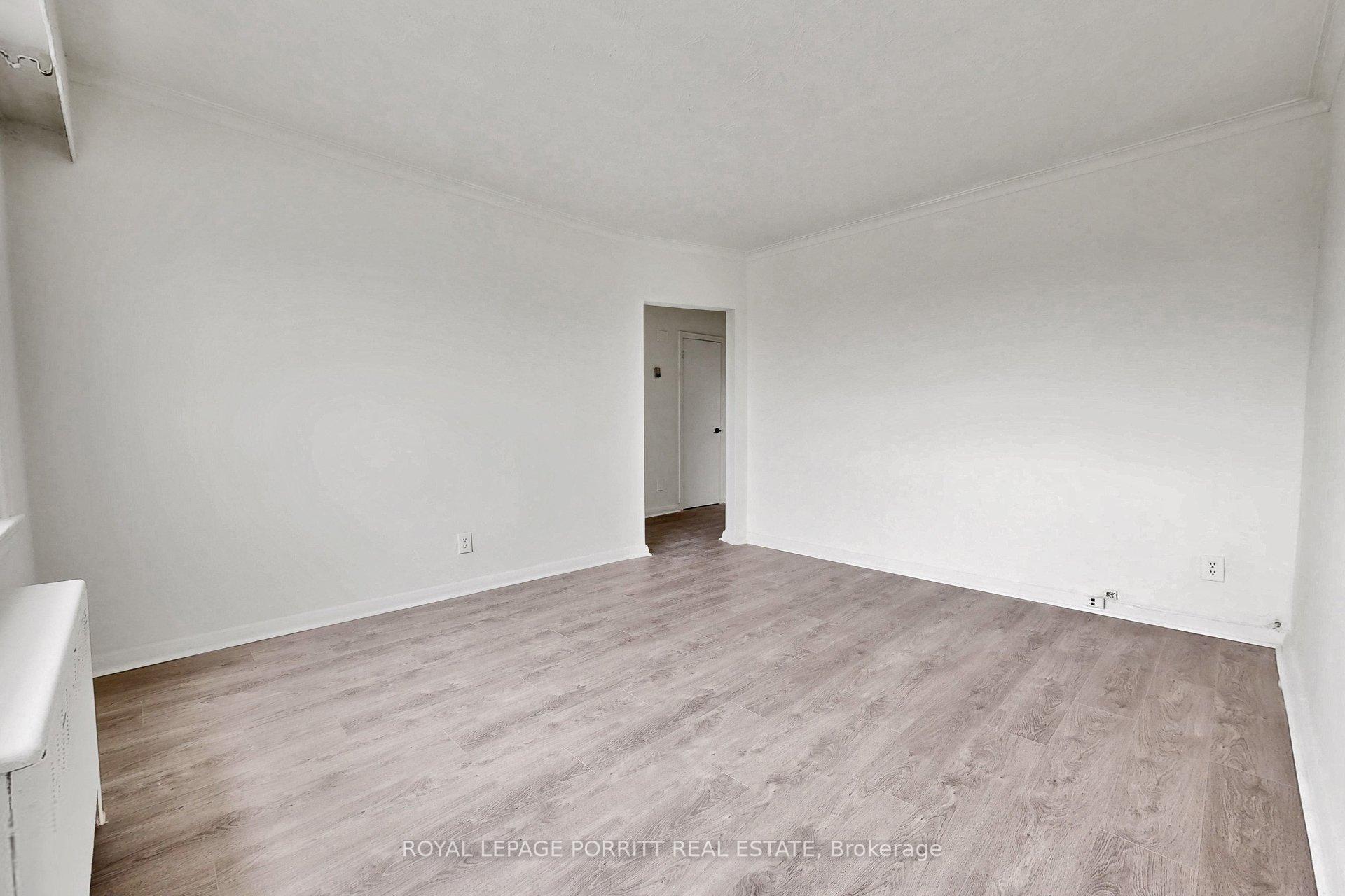 Photo 23 of 2633 Eglinton Avenue E, Scarborough, Kennedy Park — HOMEH