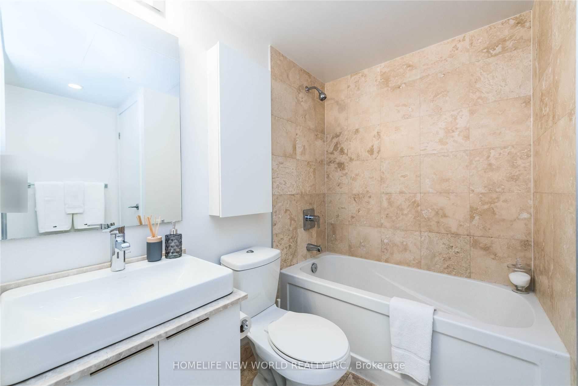 Photo 29 of Unit 5709, 14 York Street, Toronto, Waterfront Communities — HOMEH